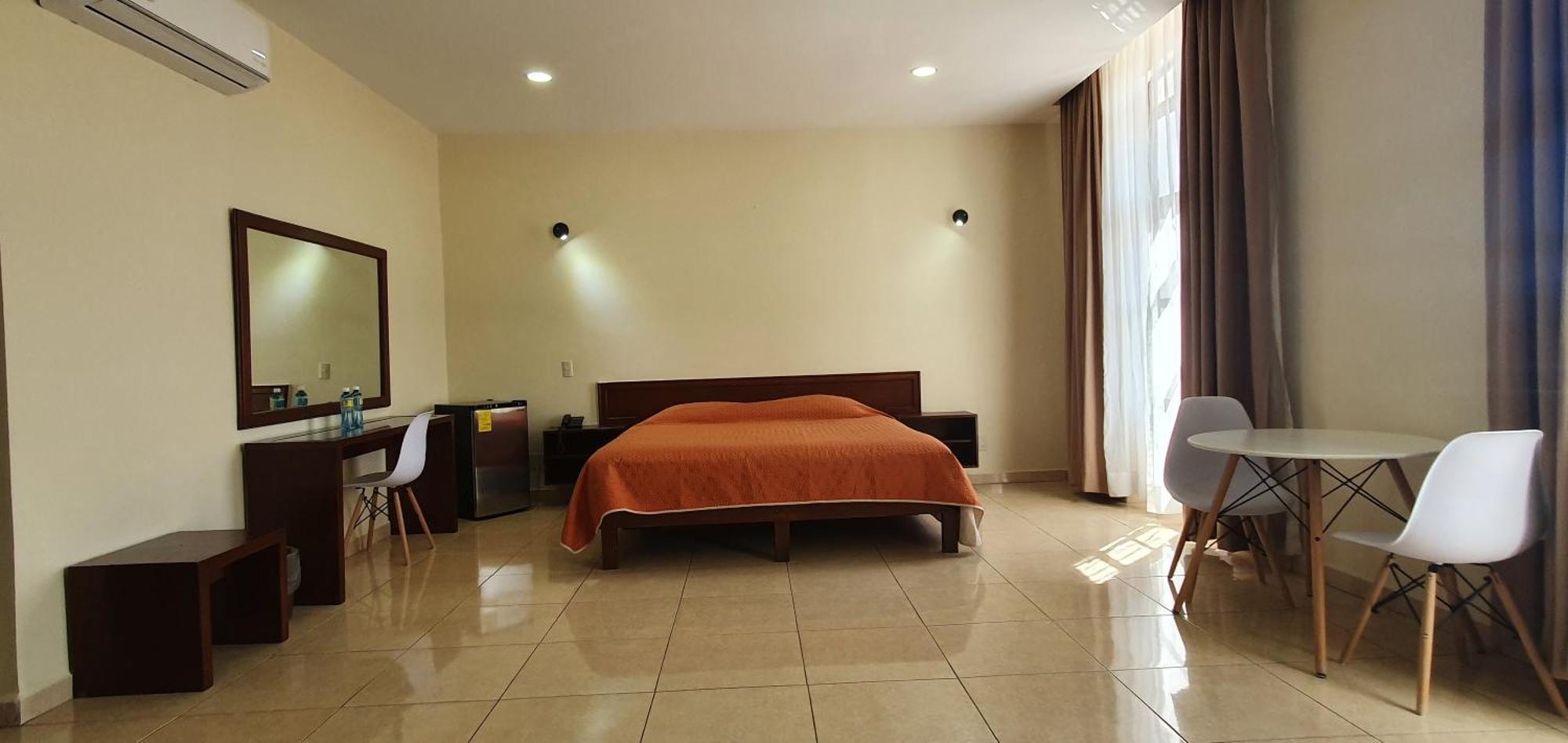 Hotel Fiesta Altena Tepatitlan Extérieur photo