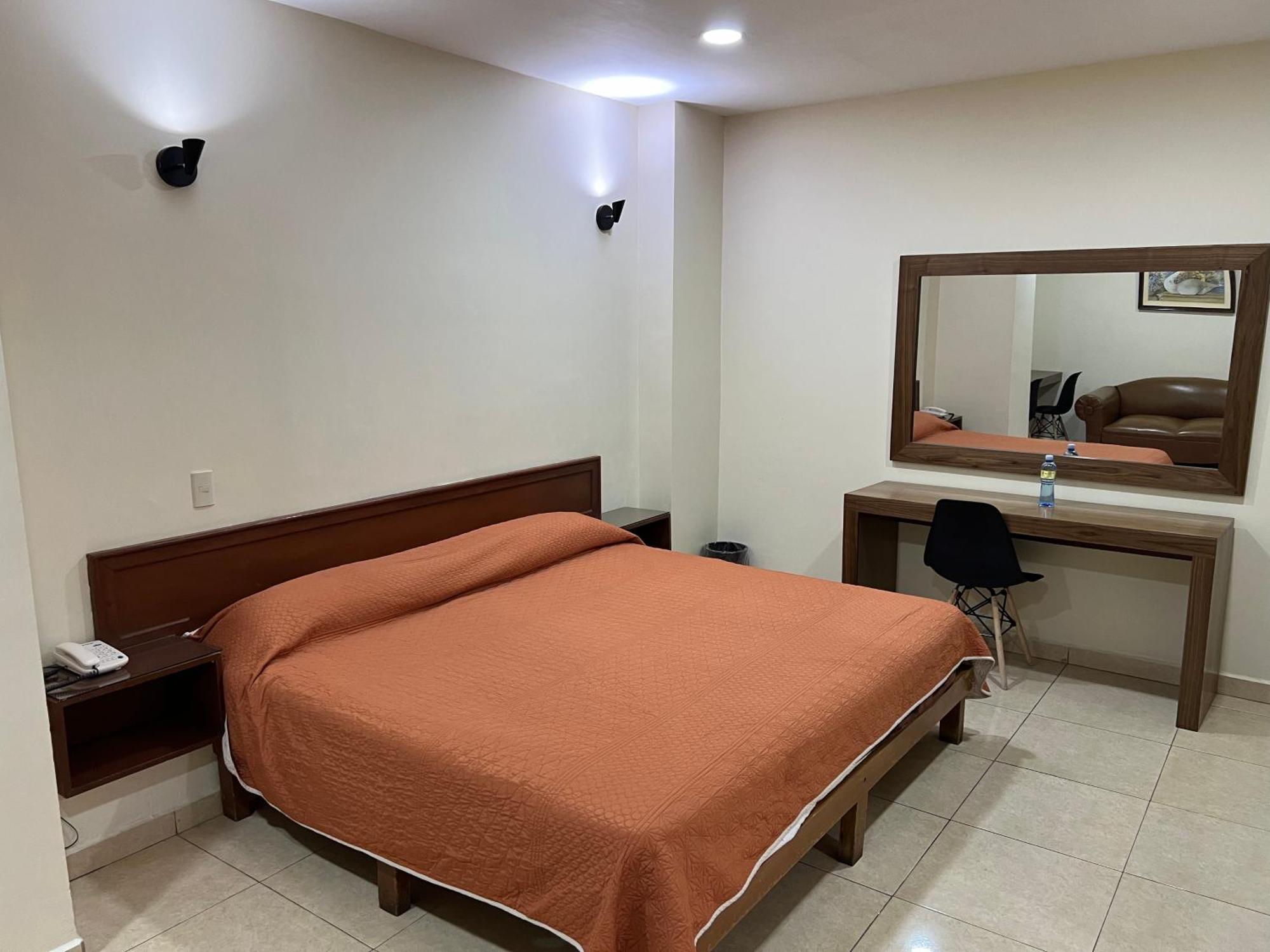 Hotel Fiesta Altena Tepatitlan Extérieur photo